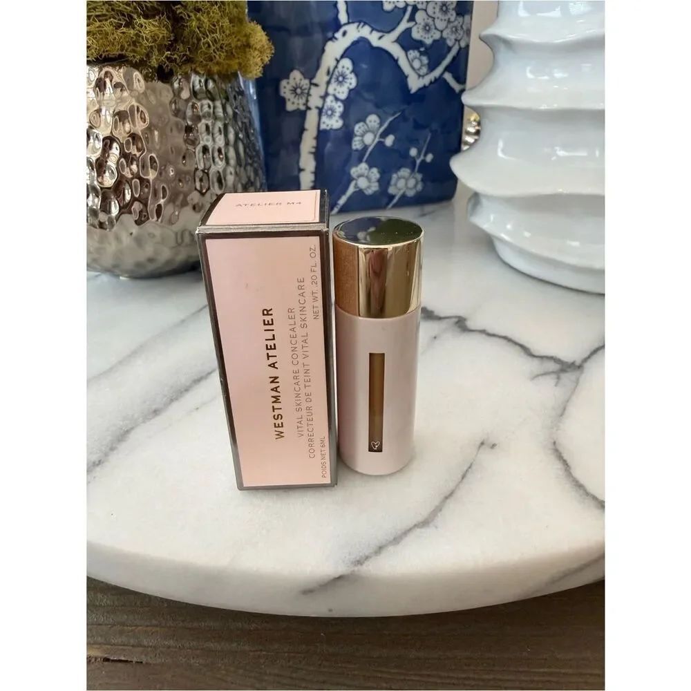 WESTMAN ATELIER
Vital Skincare Concealer in M4